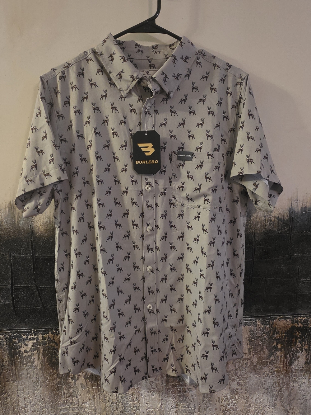 Burlebo Men's Short-Sleeve Button-Up Shirt in Light Gray with Black Deer Print M